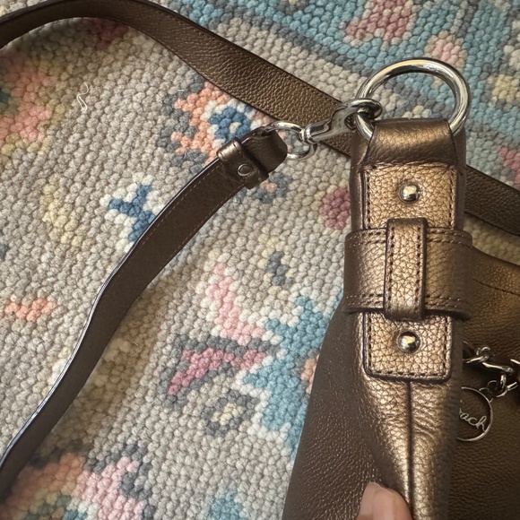 COACH Bronze Copper Metallic Leather Duffle Chain Crossbody Purse/Bag‎ F19722 - Picture 4 of 6